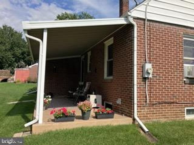 1615 BUTTERCUP RD, Lancaster, PA 17602