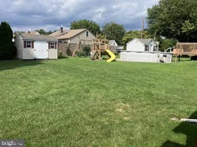 1615 BUTTERCUP RD, Lancaster, PA 17602