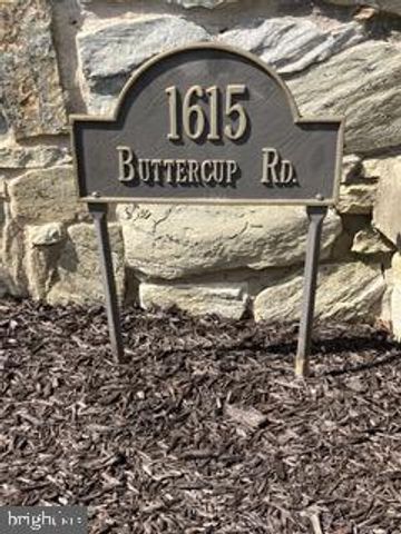 1615 BUTTERCUP RD, Lancaster, PA 17602