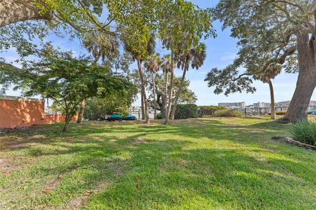 144 BANYAN BAY DRIVE, St Petersburg, FL 33705