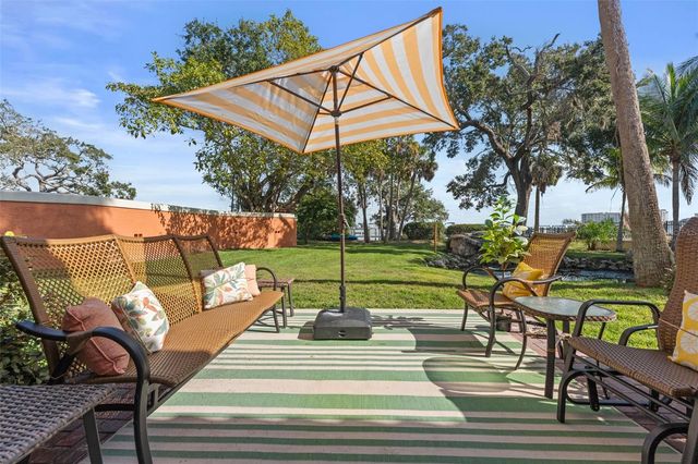 144 BANYAN BAY DRIVE, St Petersburg, FL 33705