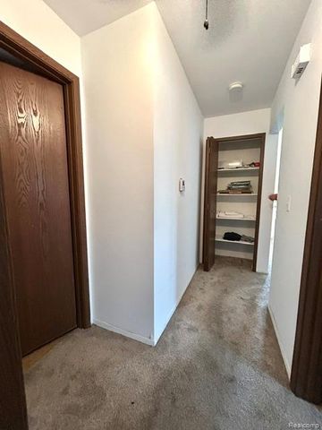 30446 Utica Road 4, Roseville, MI 48066