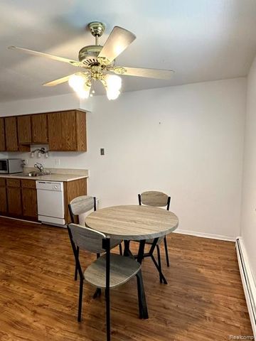 30446 Utica Road 4, Roseville, MI 48066