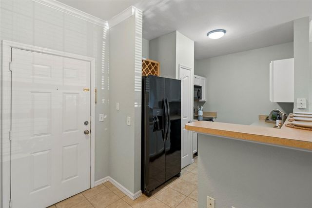 5000 CULBREATH KEY WAY 1-107, Tampa, FL 33611