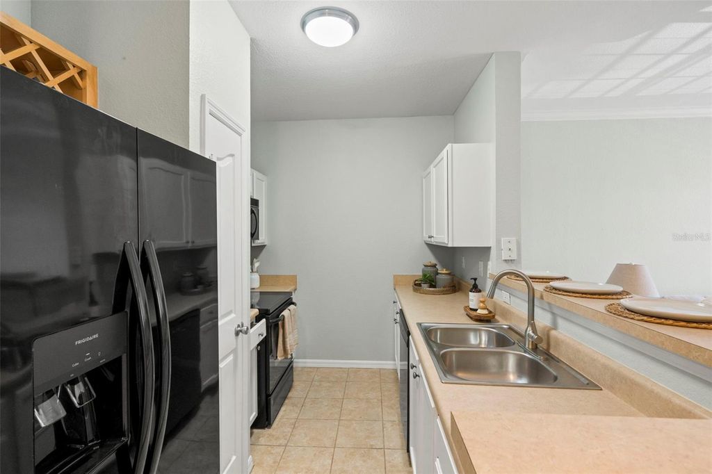 Image 11 of property listing at 5000 CULBREATH KEY WAY 1-107, Tampa, FL 33611