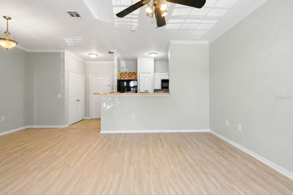Image 14 of property listing at 5000 CULBREATH KEY WAY 1-107, Tampa, FL 33611