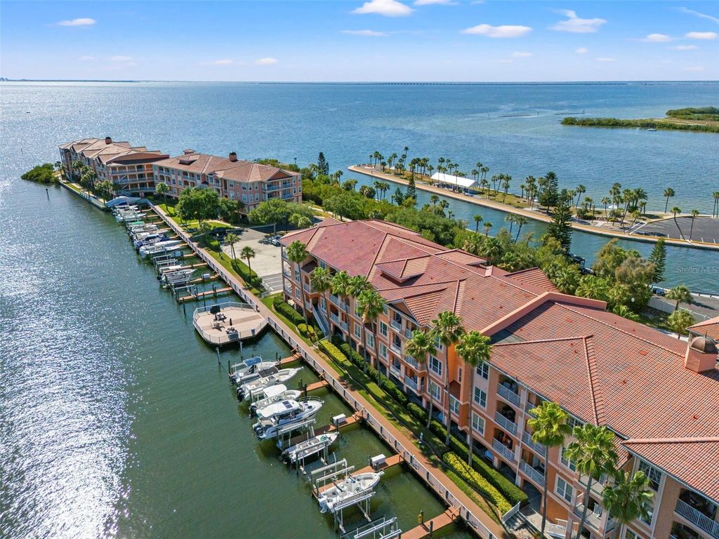 Image 3 of property listing at 5000 CULBREATH KEY WAY 1-107, Tampa, FL 33611