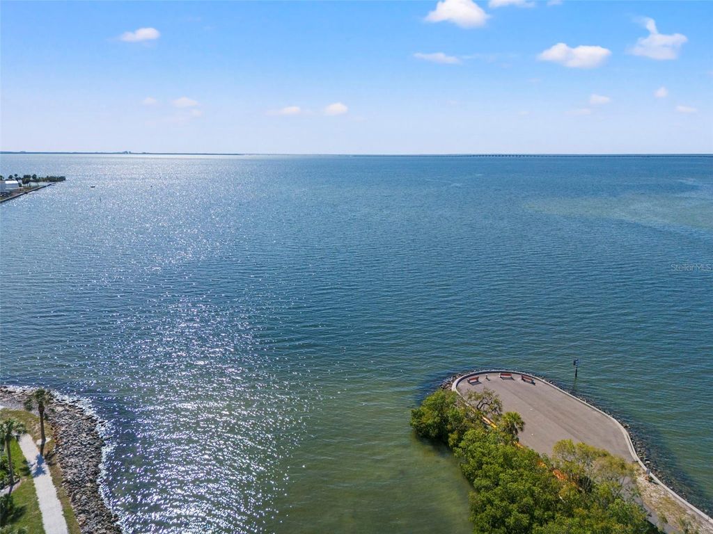 Image 50 of property listing at 5000 CULBREATH KEY WAY 1-107, Tampa, FL 33611