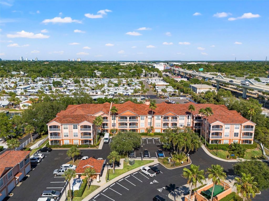 Image 57 of property listing at 5000 CULBREATH KEY WAY 1-107, Tampa, FL 33611