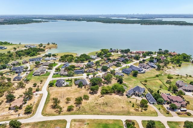 602 Stowe Lane, Lakewood Village, TX 75068