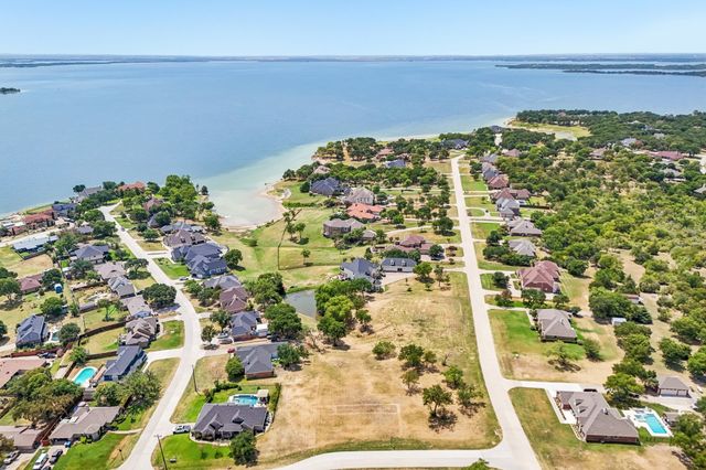602 Stowe Lane, Lakewood Village, TX 75068