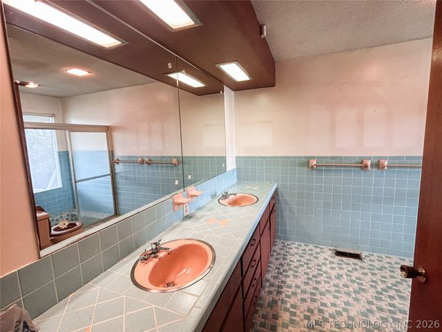 222 E Bk 705 Road, Stigler, OK 74462