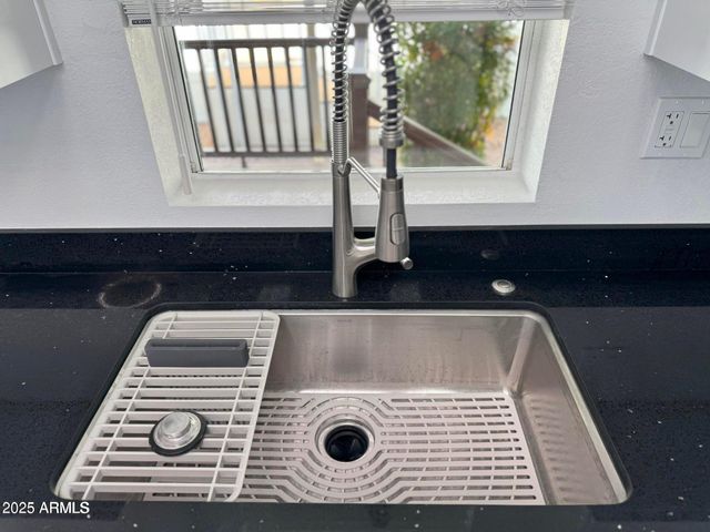 2233 E BEHREND Drive 29, Phoenix, AZ 85024