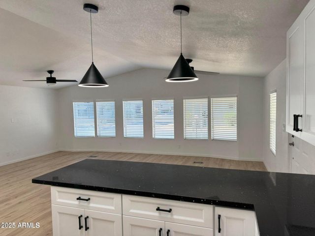 2233 E BEHREND Drive 29, Phoenix, AZ 85024