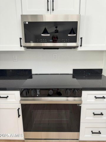 2233 E BEHREND Drive 29, Phoenix, AZ 85024