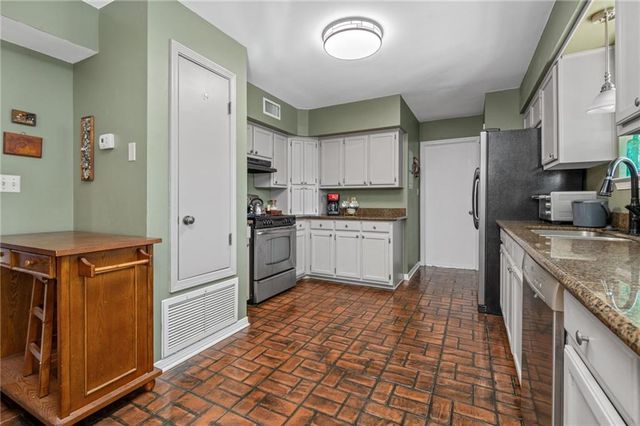 4001 Yucca S Drive, Theodore, AL 36582