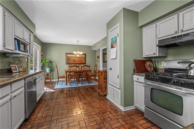 4001 Yucca S Drive, Theodore, AL 36582