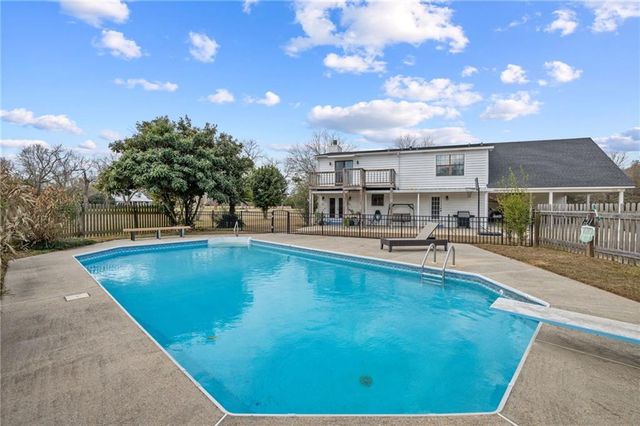 4001 Yucca S Drive, Theodore, AL 36582