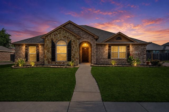 915 Sage Meadow Drive, Glenn Heights, TX 75154