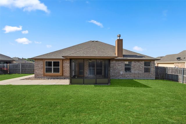 915 Sage Meadow Drive, Glenn Heights, TX 75154