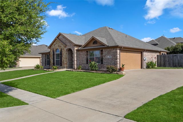 915 Sage Meadow Drive, Glenn Heights, TX 75154