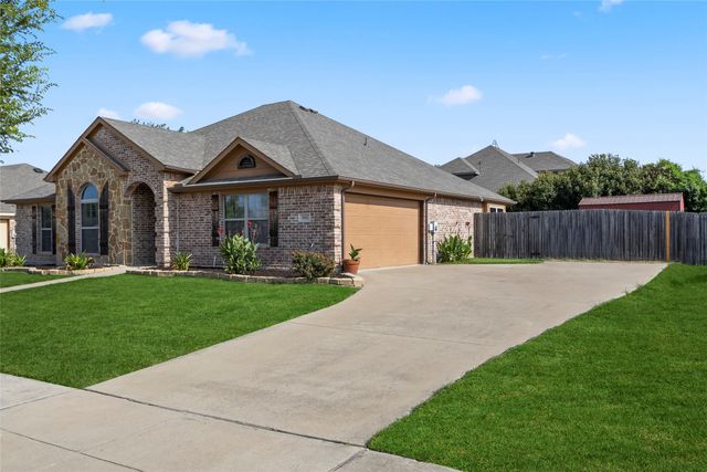 915 Sage Meadow Drive, Glenn Heights, TX 75154