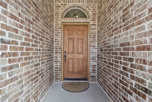915 Sage Meadow Drive, Glenn Heights, TX 75154