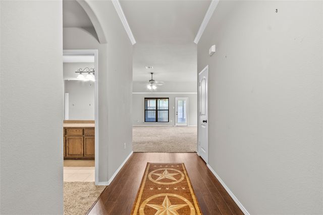 915 Sage Meadow Drive, Glenn Heights, TX 75154
