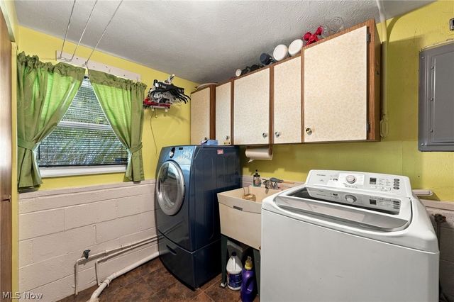 38233 Parkway Boulevard, Willoughby, OH 44094
