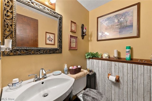 38233 Parkway Boulevard, Willoughby, OH 44094
