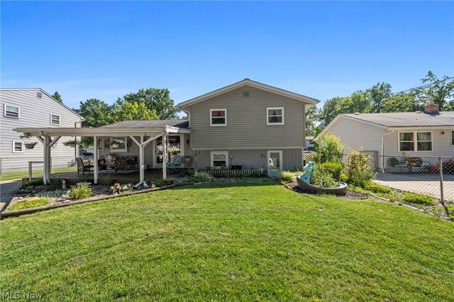 38233 Parkway Boulevard, Willoughby, OH 44094