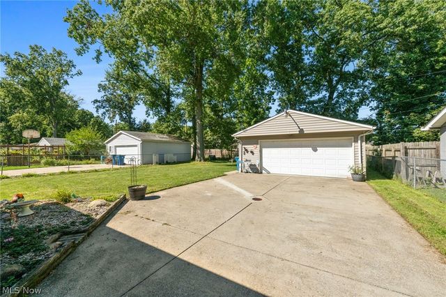 38233 Parkway Boulevard, Willoughby, OH 44094