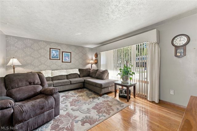 38233 Parkway Boulevard, Willoughby, OH 44094