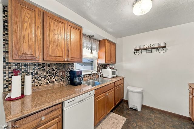 38233 Parkway Boulevard, Willoughby, OH 44094