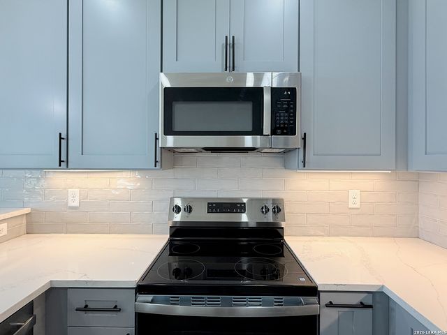 132 Camino Verde Ct, La Vernia, TX 78121