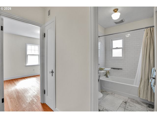 3967 Ne 37TH Ave, Portland, OR 97212