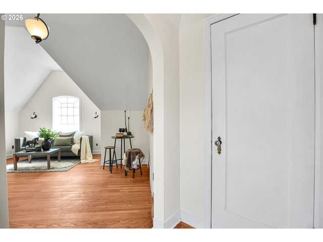 3967 Ne 37TH Ave, Portland, OR 97212