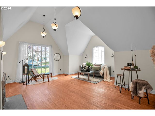 3967 Ne 37TH Ave, Portland, OR 97212