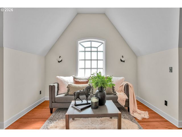 3967 Ne 37TH Ave, Portland, OR 97212