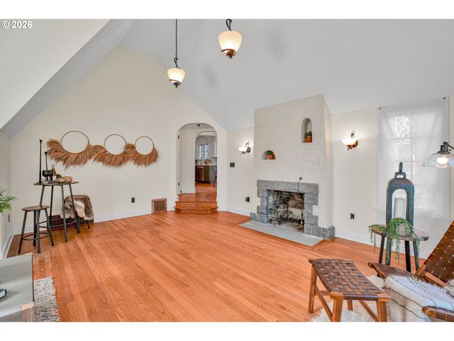 3967 Ne 37TH Ave, Portland, OR 97212