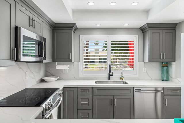 1656 Paseo De La Palma, Palm Springs, CA 92264