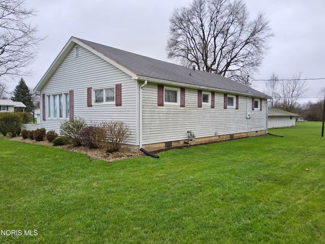 112 Evergreen Lane, Upper Sandusky, OH 43351