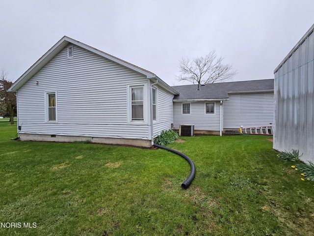 112 Evergreen Lane, Upper Sandusky, OH 43351