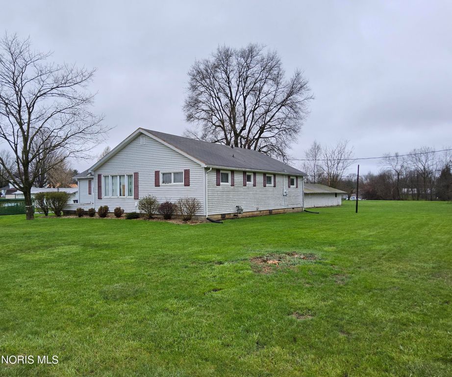 112 Evergreen Lane, Upper Sandusky, OH 43351