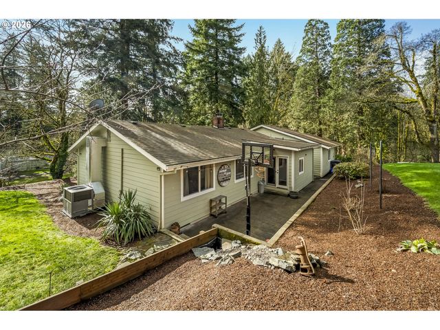 16784 LIVESAY Rd, Oregon City, OR 97045