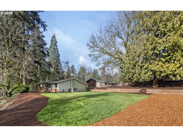 16784 LIVESAY Rd, Oregon City, OR 97045