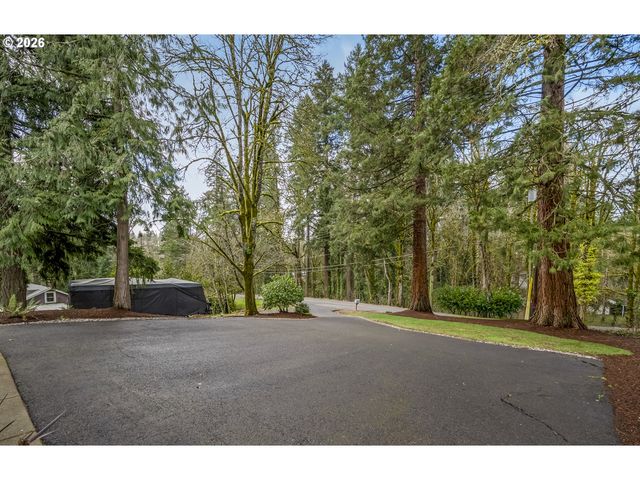 16784 LIVESAY Rd, Oregon City, OR 97045
