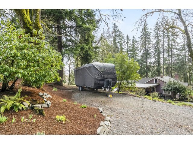 16784 LIVESAY Rd, Oregon City, OR 97045