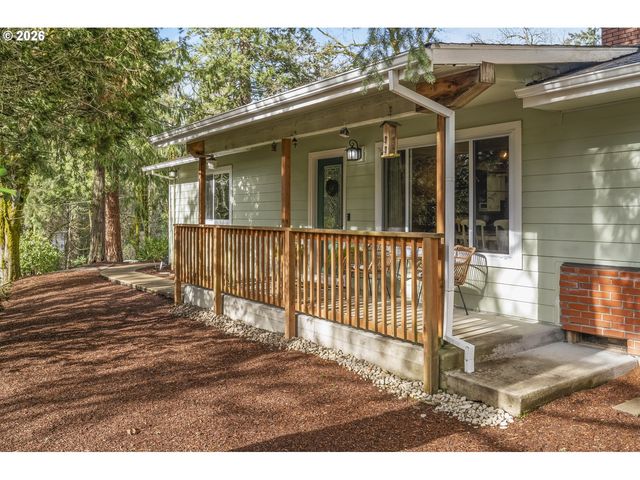 16784 LIVESAY Rd, Oregon City, OR 97045