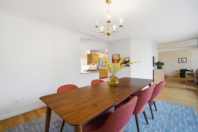 67 Shady Side Dr, Longmeadow, MA 01106